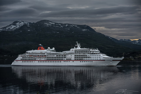 Norway Breaching