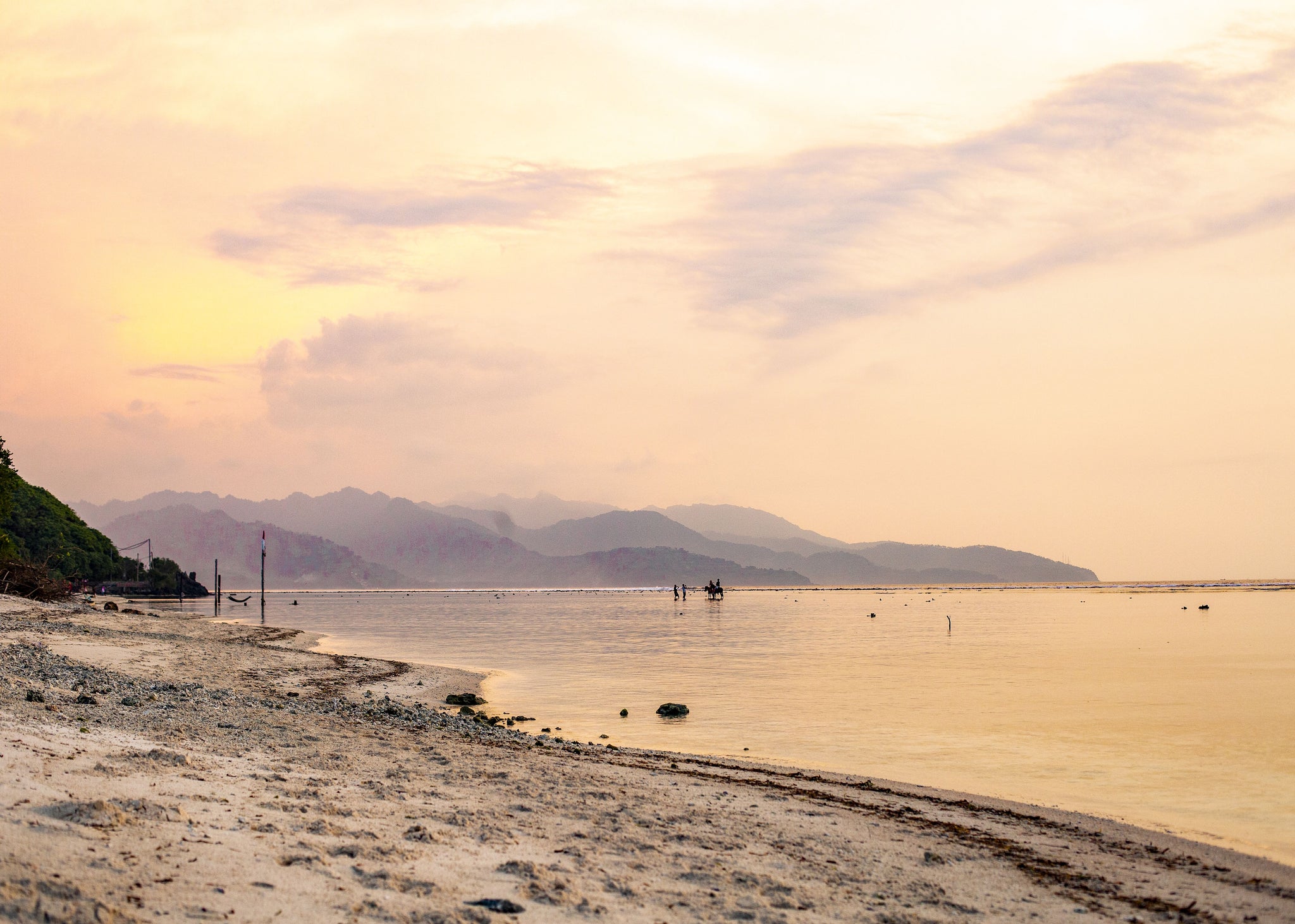 Evening Play between Gili & Lombok (70x50)