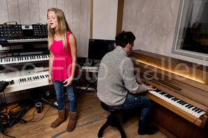 Zara Larsson 2013 studio Hagagatan